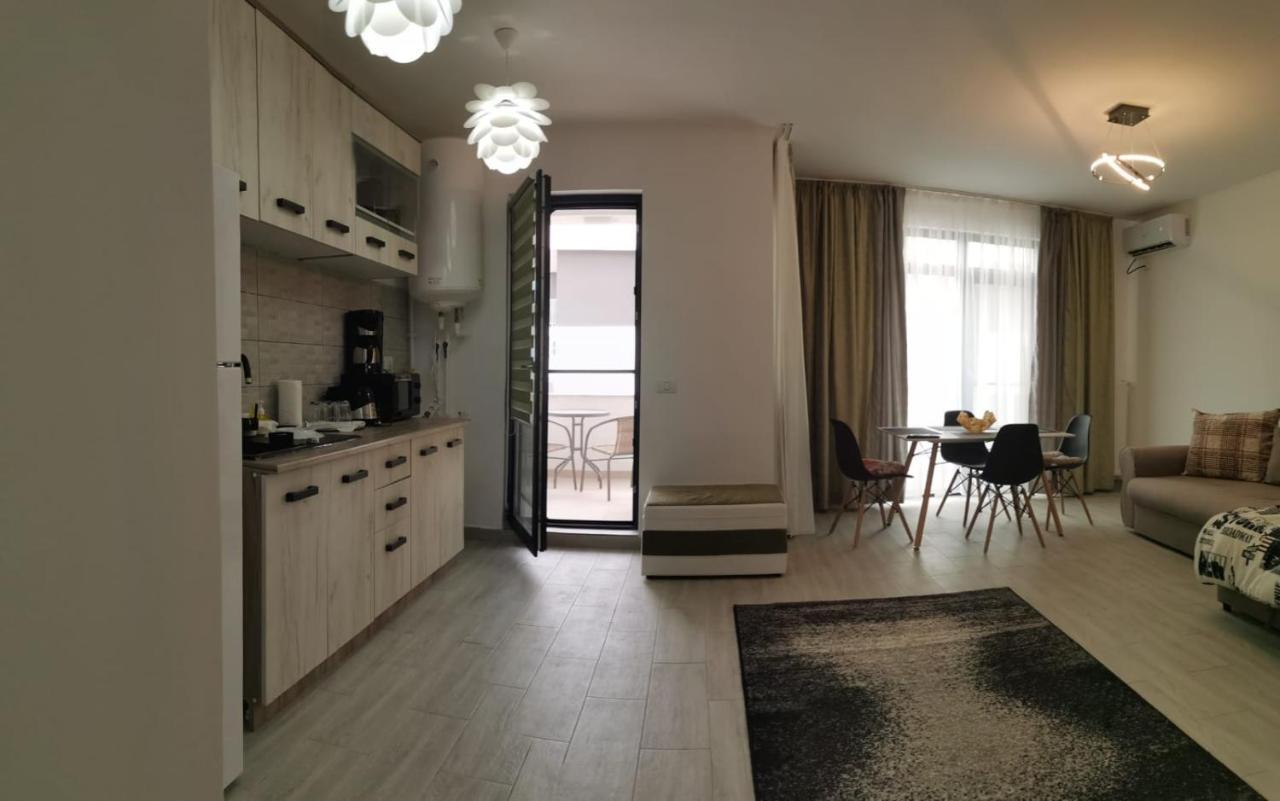 Apartament Kazeboo Mamaia Apartment นาโวดาริ ภายนอก รูปภาพ